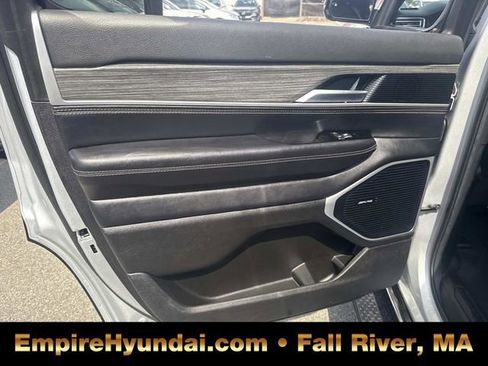 Used 2022 Jeep Wagoneer Series II AWD/4WD image 17