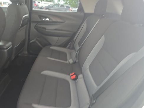 Used 2025 Chevrolet TrailBlazer LT FWD image 8