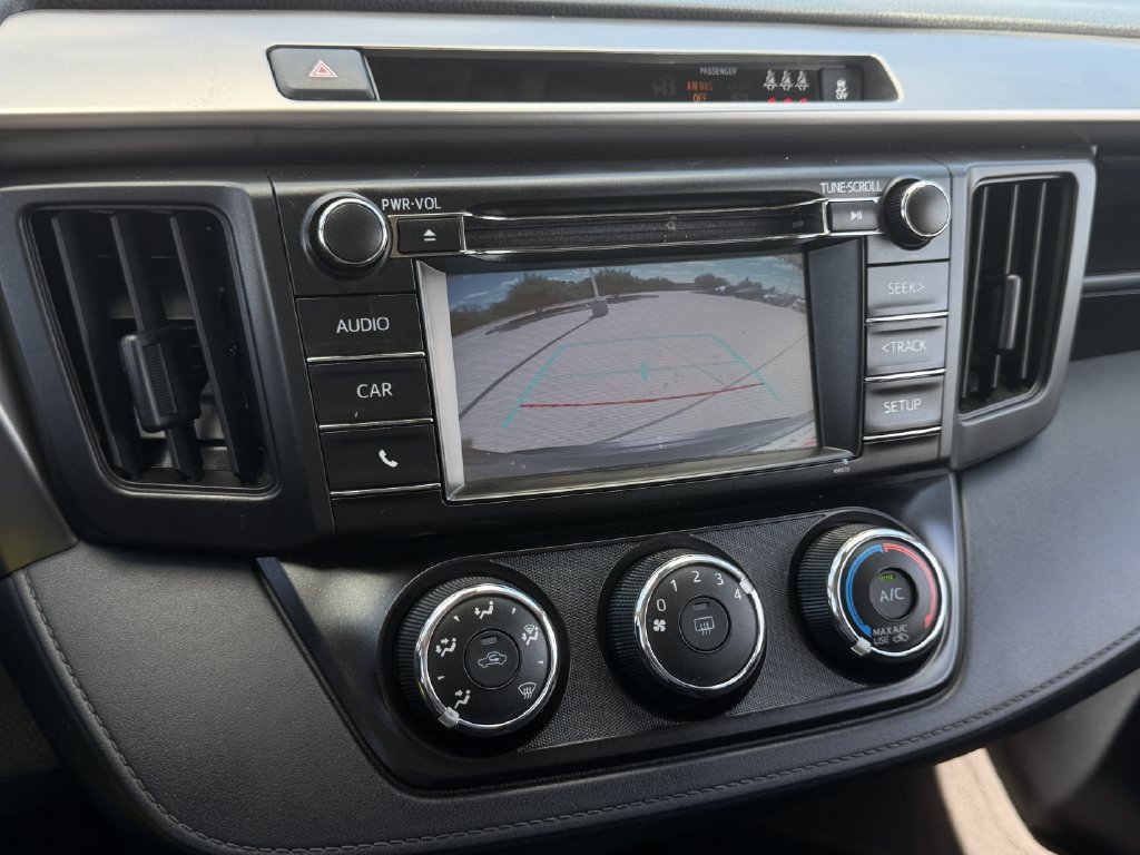 Used 2017 Toyota RAV4 LE FWD image 18