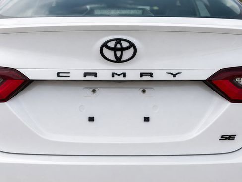 Used 2024 Toyota Camry SE FWD image 5