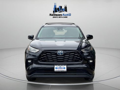 Used 2024 Toyota Highlander XLE image 12