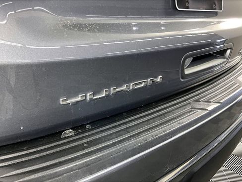 Used 2022 GMC Yukon AT4 AWD/4WD image 30