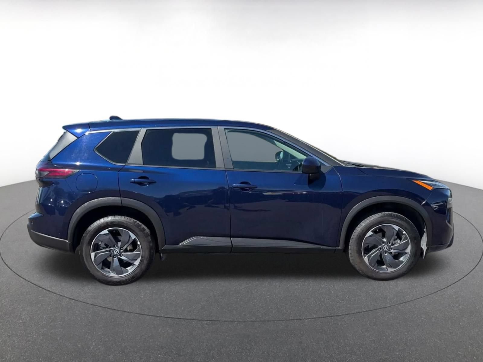 Used 2025 Nissan Rogue SV FWD image 15