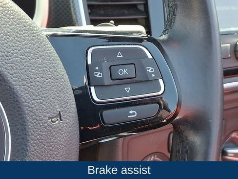 Used 2013 Volkswagen Beetle 2.0T image 8