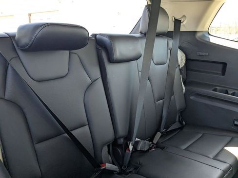 Used 2025 Kia Telluride S image 27