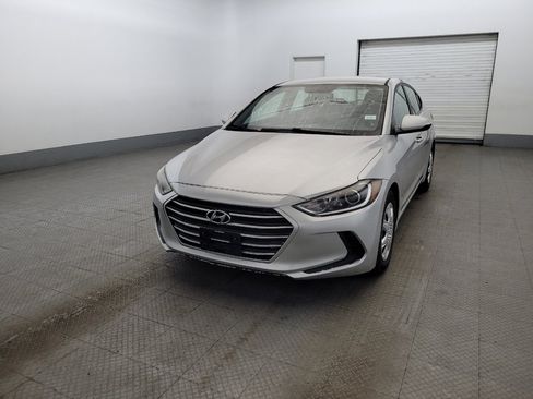 Used 2018 Hyundai Elantra SE w/ Cargo Package FWD image 15