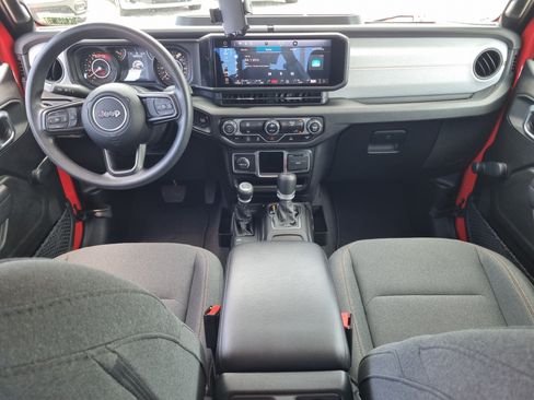 Used 2024 Jeep Gladiator Sport AWD/4WD image 13