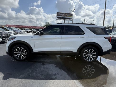 Used 2025 Ford Explorer ST-Line RWD image 8
