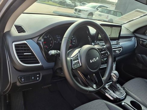 Certified 2023 Kia Seltos S w/ Navigation Package image 11