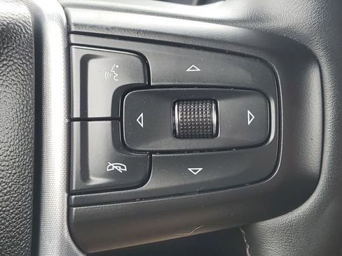 Used 2023 GMC Yukon XL SLT image 16