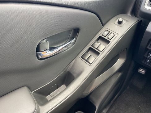 Used 2024 Nissan Frontier SV w/ Technology Package image 19