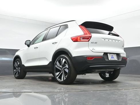 New 2026 Volvo XC40 B5 Plus w/ Climate Package AWD/4WD image 42