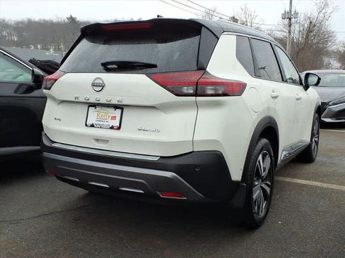 Used 2023 Nissan Rogue SL w/ SL Premium Package image 4
