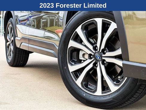 Used 2023 Subaru Forester Limited image 2