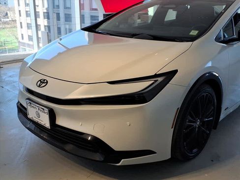 Used 2025 Toyota Prius AWD image 7