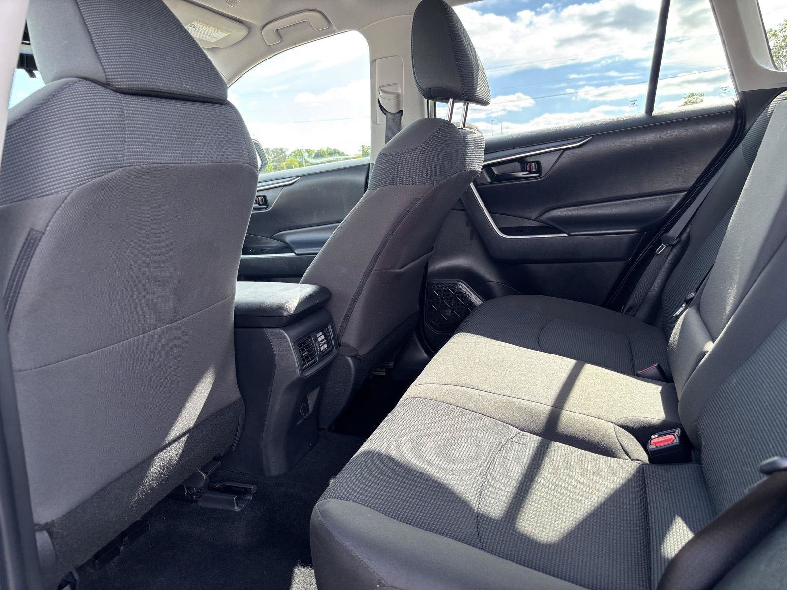 Used 2025 Toyota RAV4 LE AWD/4WD image 17