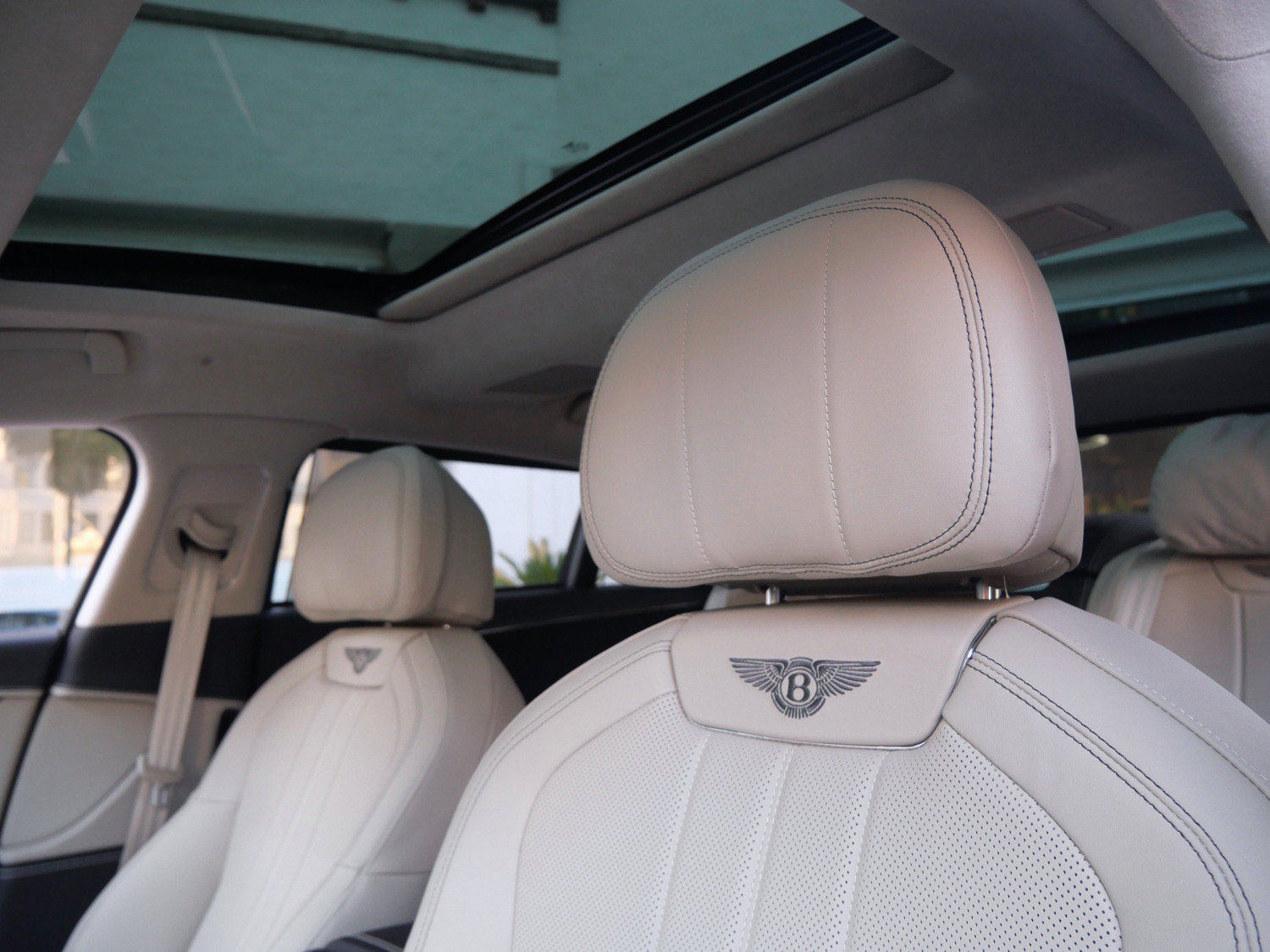 New 2026 Bentley Flying Spur V8 AWD/4WD image 17