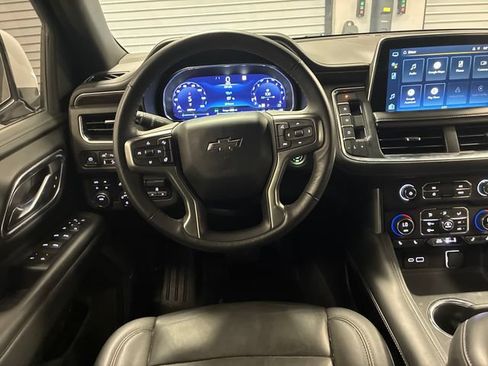 Used 2022 Chevrolet Tahoe Z71 w/ Luxury Package AWD/4WD image 13