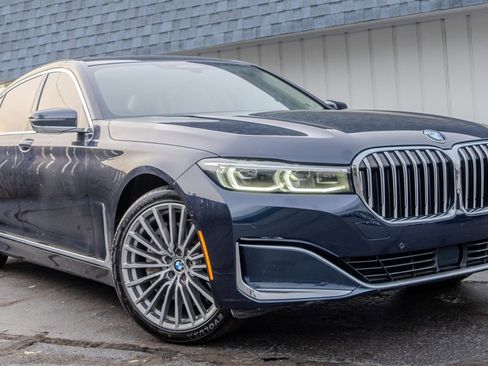 Used 2020 BMW 750i xDrive w/ Executive Package image 3