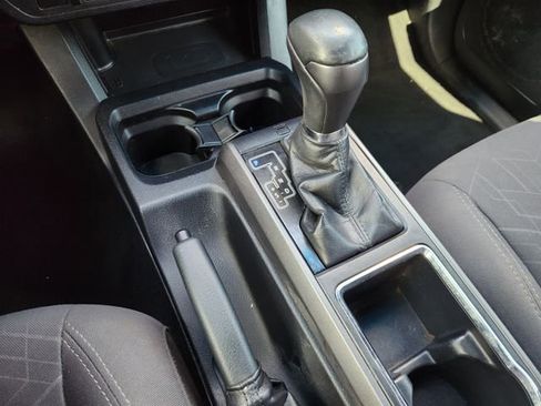 Used 2018 Toyota Tacoma TRD Off-Road w/ Technology Package image 16