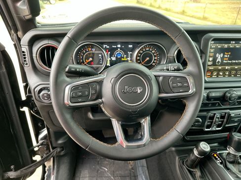 Used 2023 Jeep Gladiator High Altitude image 14