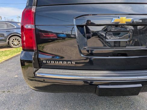 Used 2020 Chevrolet Suburban Premier image 17