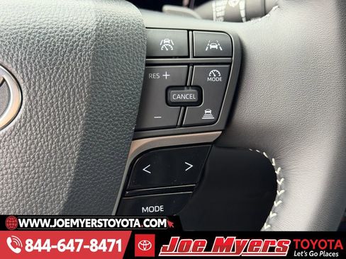 Used 2025 Toyota Camry SE image 23