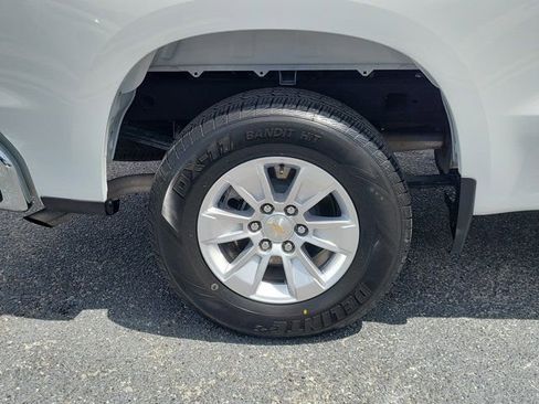 Used 2025 Chevrolet Silverado 1500 LT AWD/4WD image 5