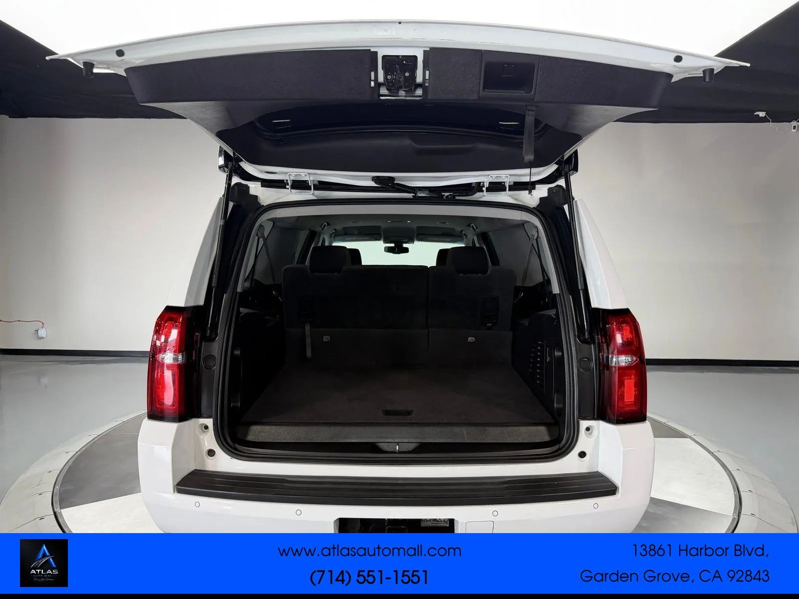 Used 2016 Chevrolet Suburban LS RWD image 13
