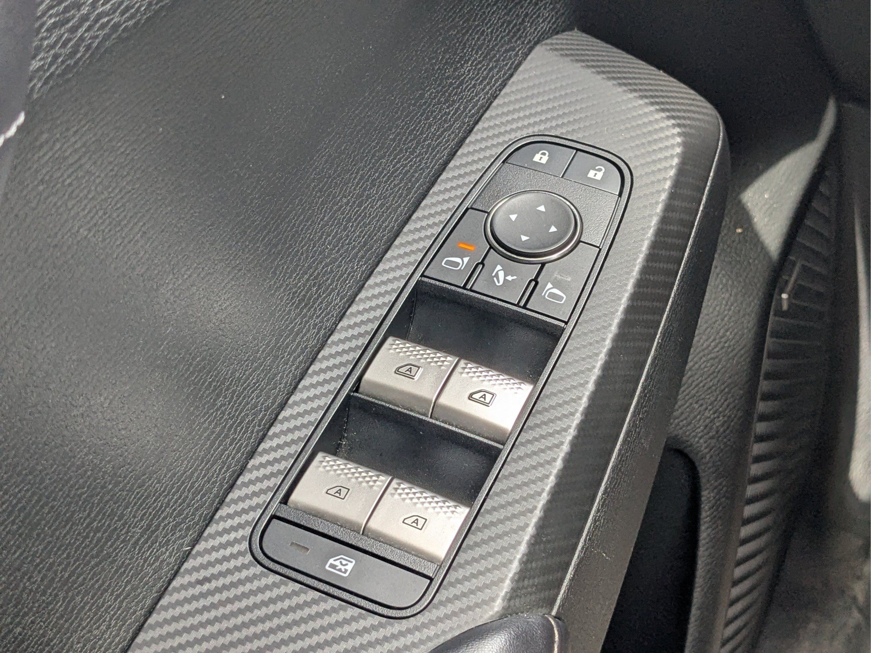 Used 2025 Mitsubishi Outlander SE FWD image 25