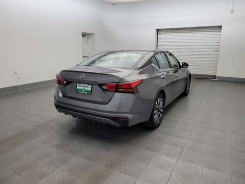 Used 2024 Nissan Altima 2.5 SV FWD image 9