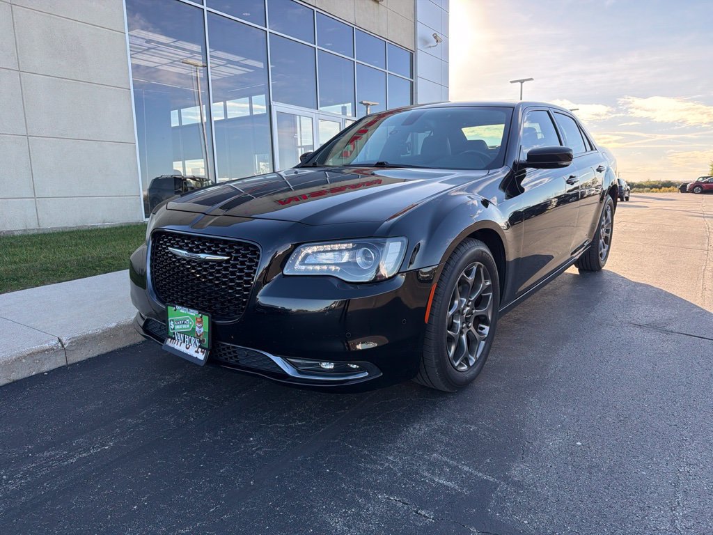 Used 2016 Chrysler 300 S w/ 300S Premium Group AWD/4WD image 3