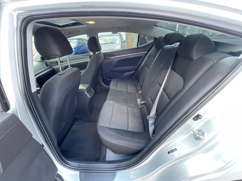 Used 2018 Hyundai Elantra Value Edition FWD image 8