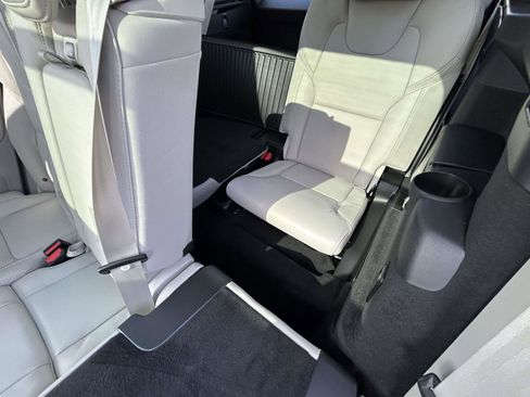 New 2026 Volvo XC90 B5 Ultra w/ Protection Package Premier AWD/4WD image 13