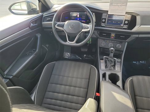 Certified 2022 Volkswagen Jetta Sport image 10