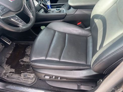 Used 2023 Cadillac XT5 Sportv w/ Technology Package image 5