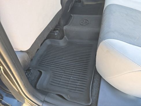 Used 2021 Toyota RAV4 XLE w/ Convenience Package image 21