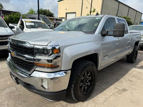 Used 2018 Chevrolet Silverado 1500 LT w/ Texas Edition image 3