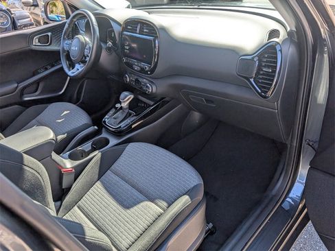 Used 2024 Kia Soul EX image 19