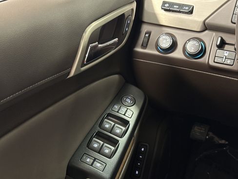 Used 2019 GMC Yukon XL Denali w/ Denali Ultimate Package image 24