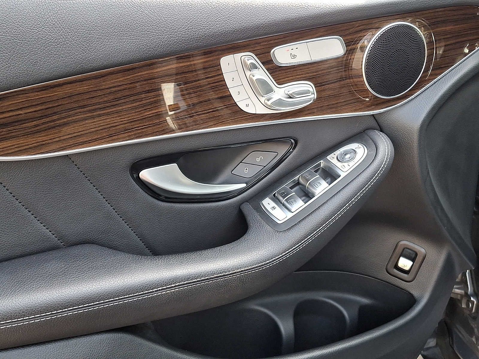 Used 2019 Mercedes-Benz GLC 300 4MATIC Coupe image 9