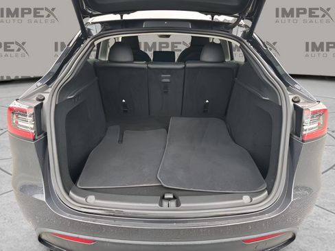 Used 2024 Tesla Model Y Long Range RWD image 31