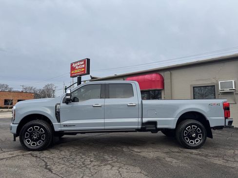 Used 2024 Ford F250 Platinum image 6
