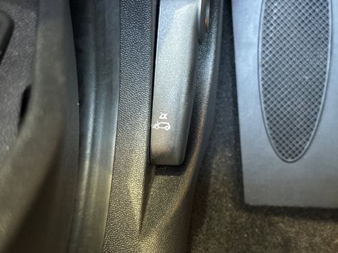 Used 2025 MINI Cooper 2-Door Hardtop FWD image 36