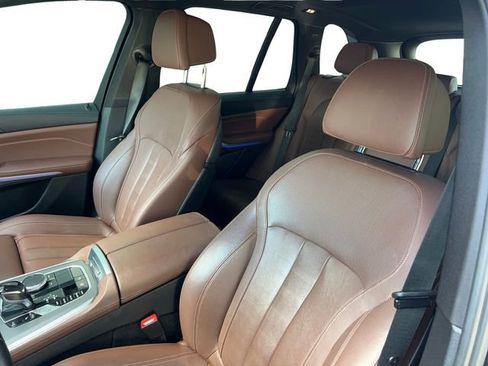 Used 2020 BMW X5 M50i w/ Premium Package image 9