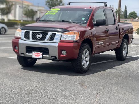 Used 2013 Nissan Titan SV w/ SV Value Truck Pkg AWD/4WD image 19