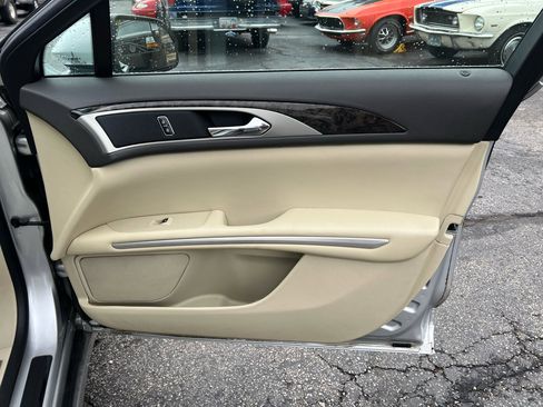 Used 2014 Lincoln MKZ AWD w/ Equipment Group 101A Select image 18