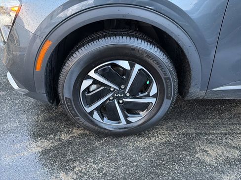 Certified 2023 Kia Sportage LX image 12