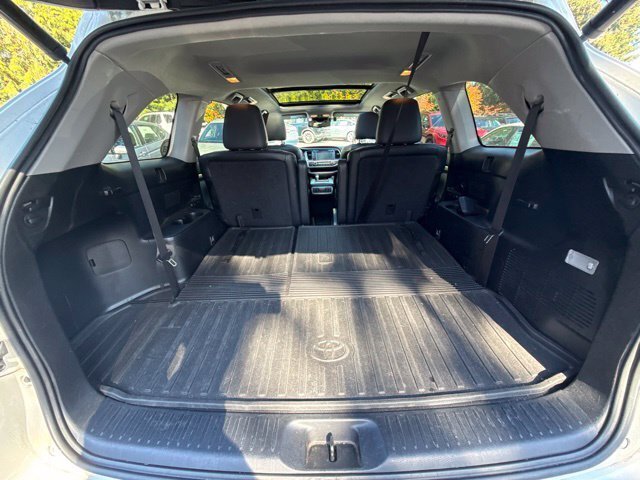 Used 2016 Toyota Highlander Limited Platinum AWD/4WD image 10