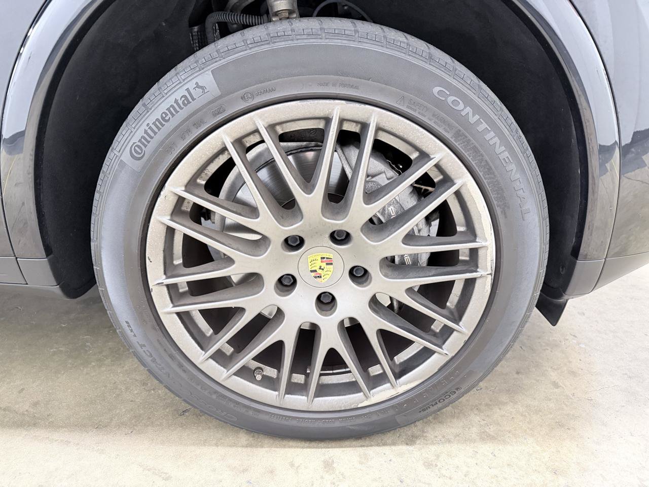 Used 2017 Porsche Cayenne Platinum Edition AWD/4WD image 11